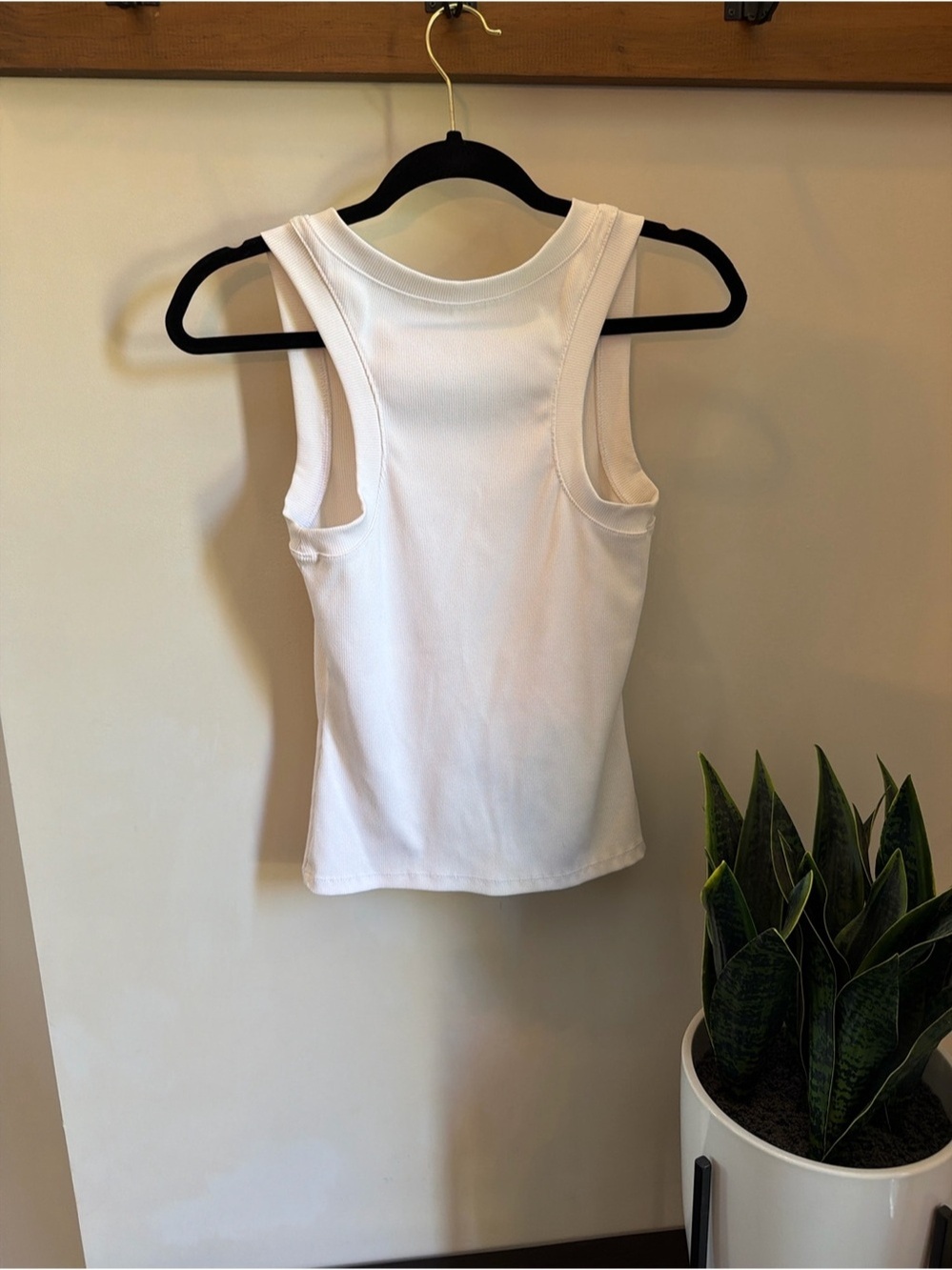 DSG White V-Neck Ribbed Tank - Picture 2 of 5